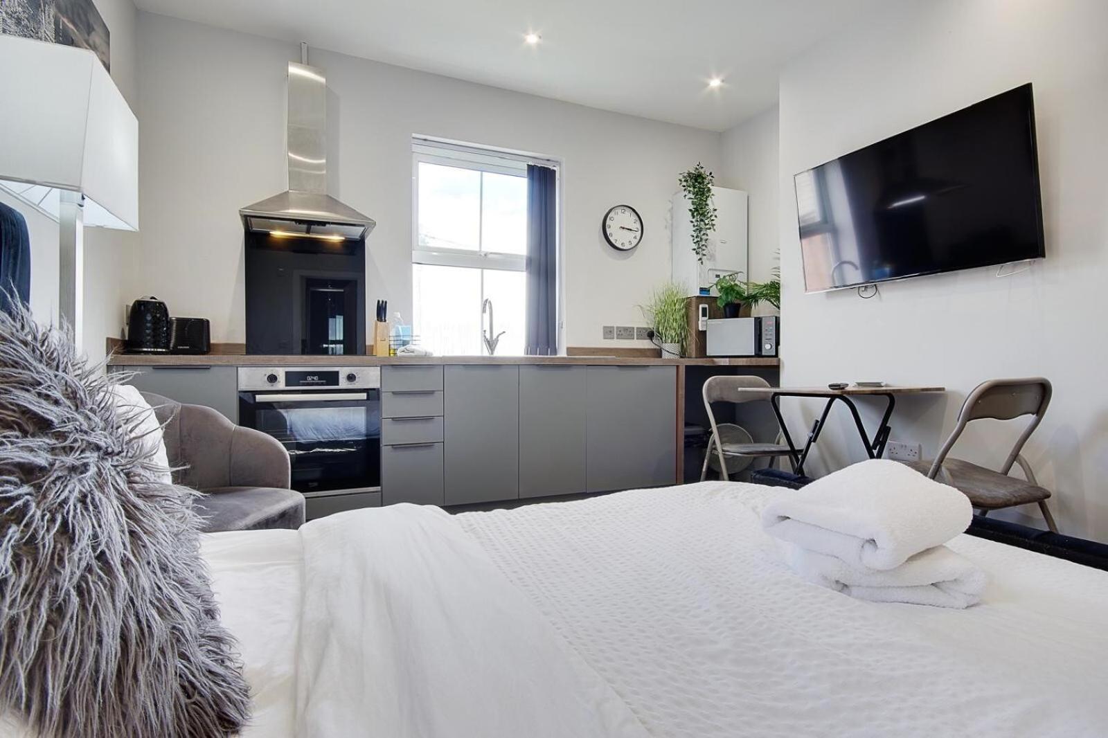 Apartment Wimbourne Road 1